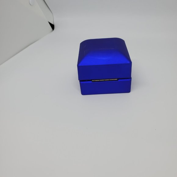 LED Lighted Engagement Ring Box. Sapphire Blue - Black Velvet - Picture 8 of 9